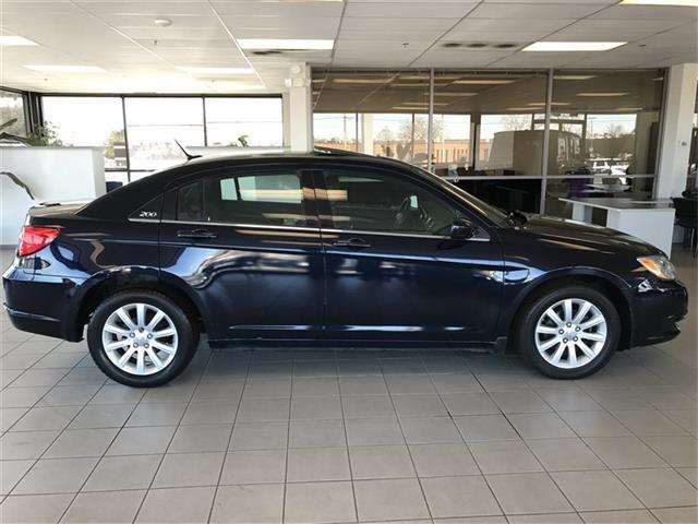 2012 Chrysler 200 Touring 4dr Sedan
